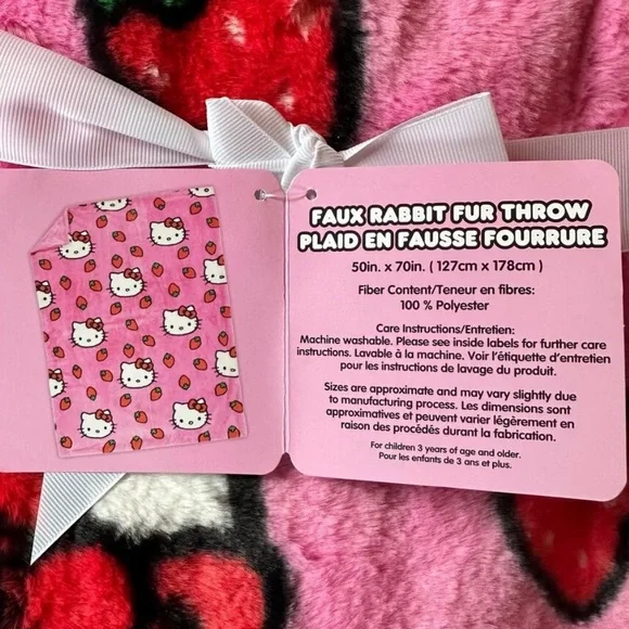 HELLO KITTY strawberry faux fur blanket
